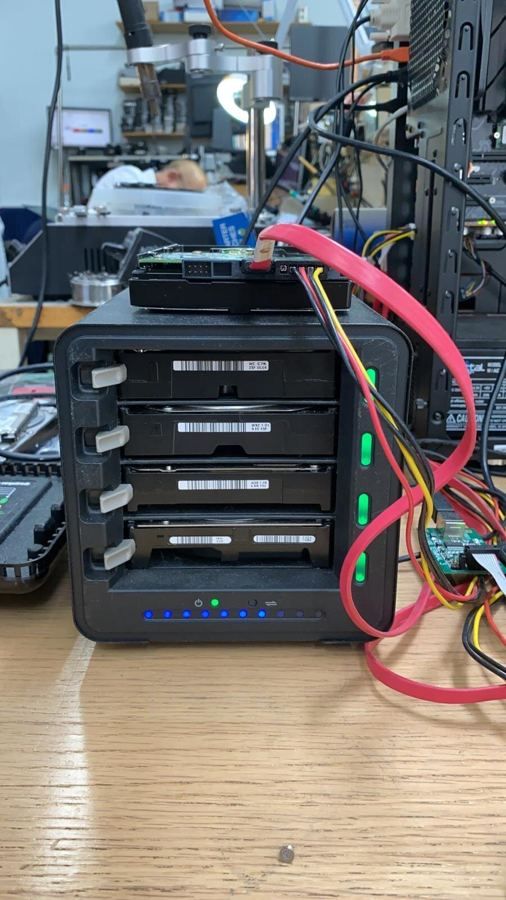 Drives connected for imaging on the recovery bench